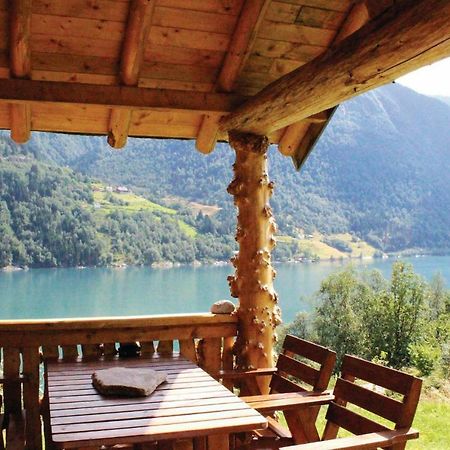 Cozy Home In Fjaerland With House A Mountain View Екстер'єр фото