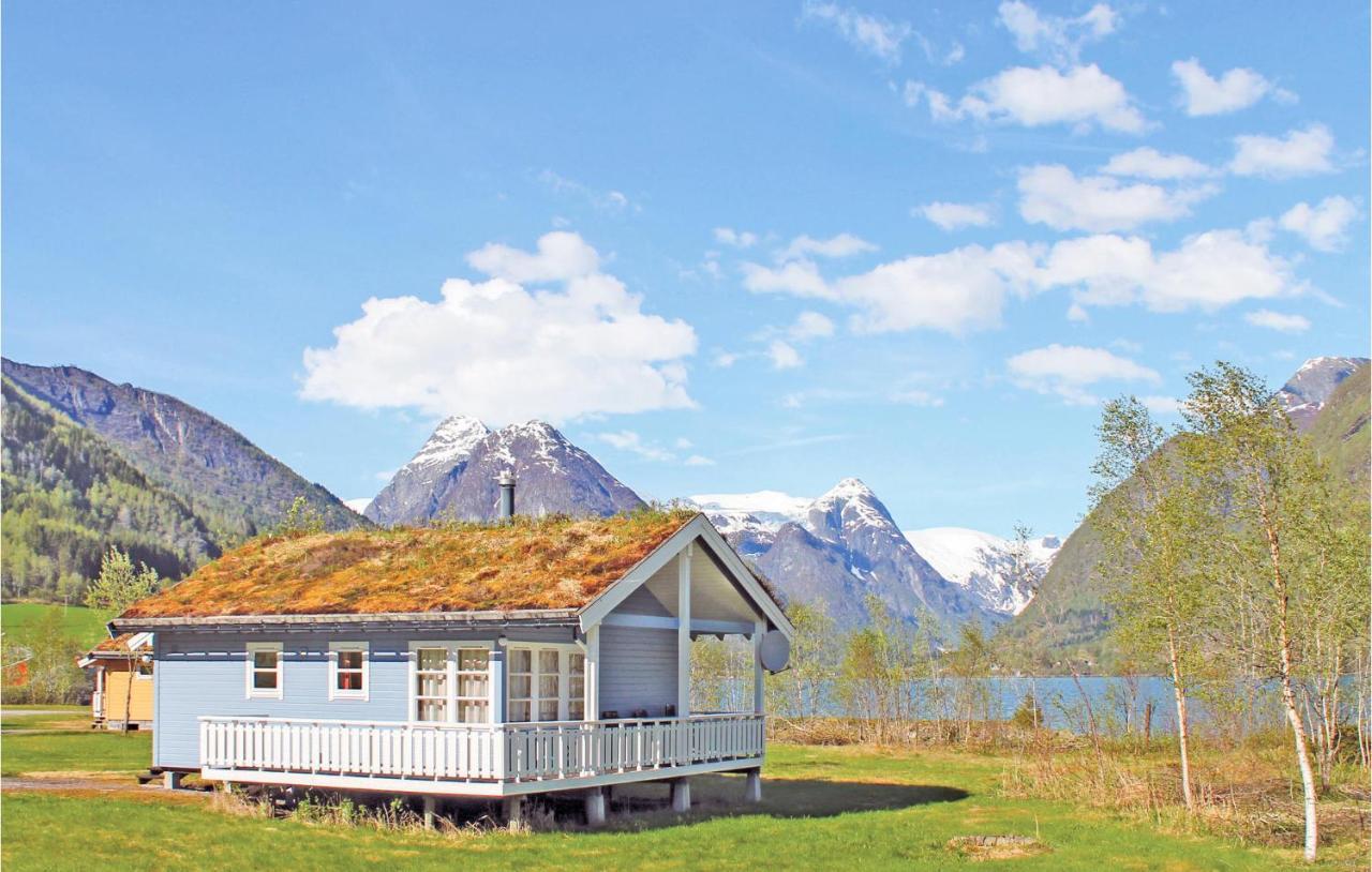Cozy Home In Fjaerland With House A Mountain View Екстер'єр фото