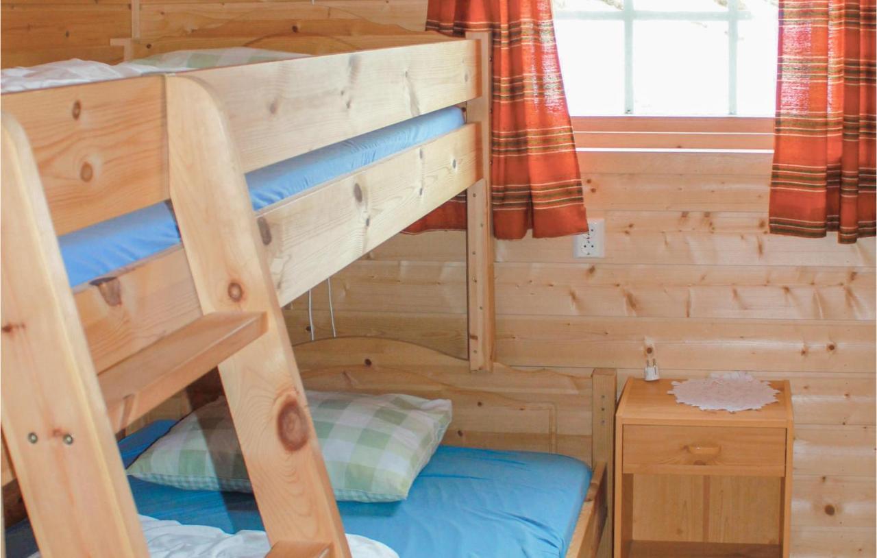 Cozy Home In Fjaerland With House A Mountain View Екстер'єр фото