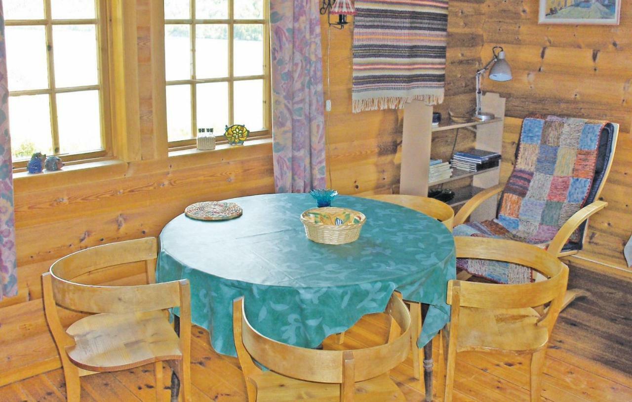 Cozy Home In Fjaerland With House A Mountain View Екстер'єр фото