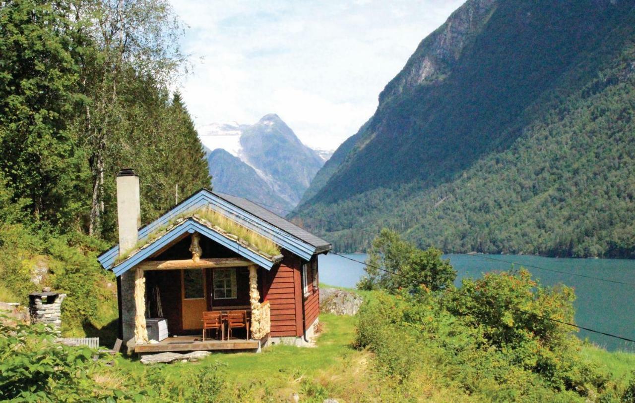 Cozy Home In Fjaerland With House A Mountain View Екстер'єр фото