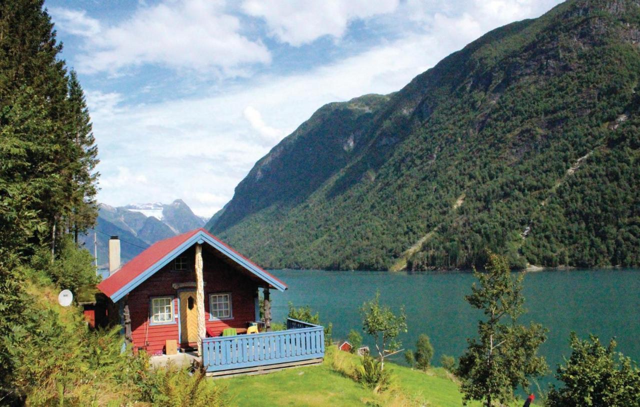 Cozy Home In Fjaerland With House A Mountain View Екстер'єр фото